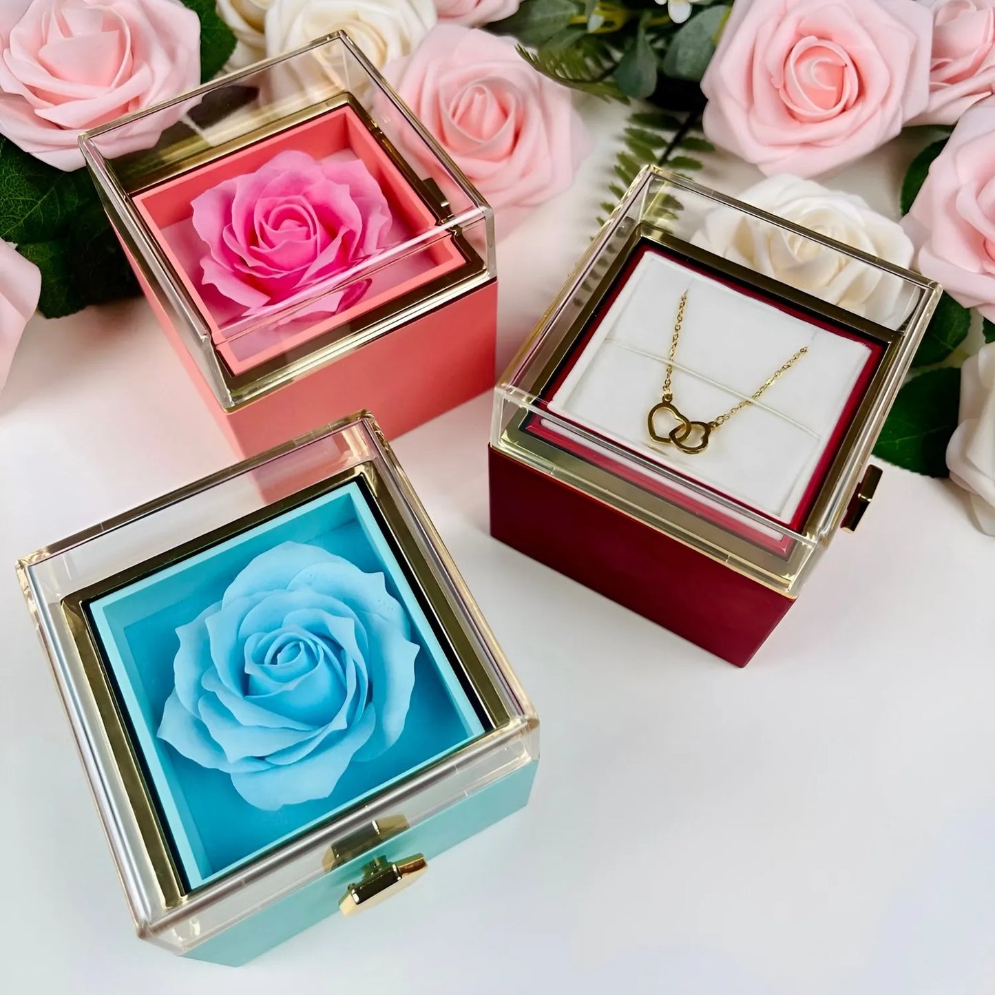 Rosa Eterna con Collana Personalizzata — Il Regalo che si Apre con un’Emozione